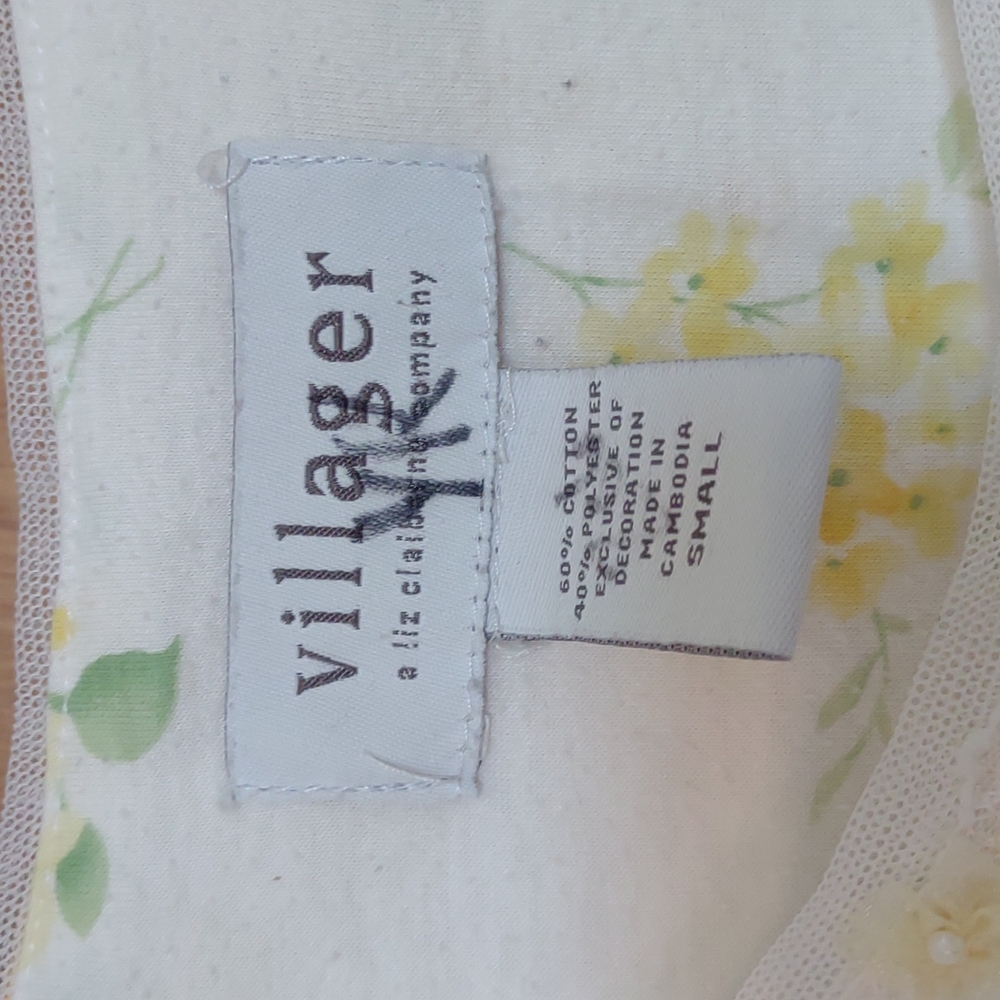 Beautiful Vintage Nightgown - Picture 5 of 5
